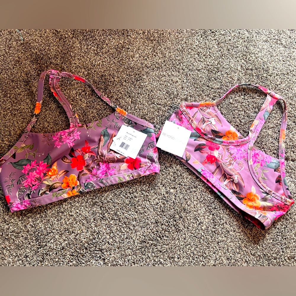 Beyond yoga sports bra size large